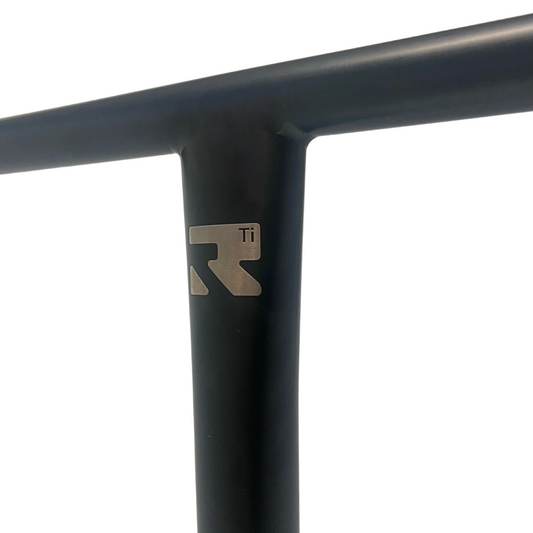 Root Industries AIR TITANIUM 690mm T-Bar - Black