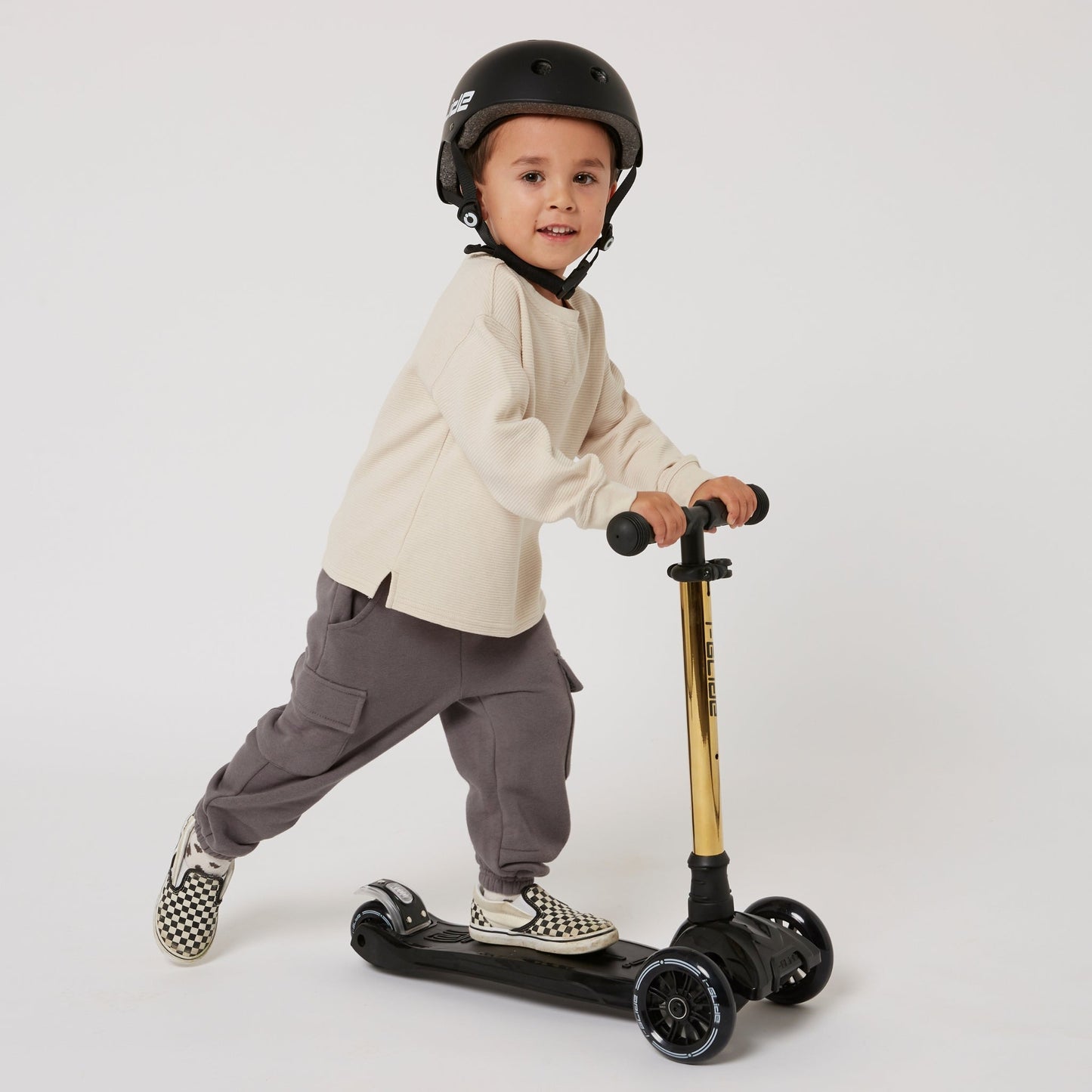 I-GLIDE 3-Wheel Kids Scooter - Limited Edition Black/GoldChrome
