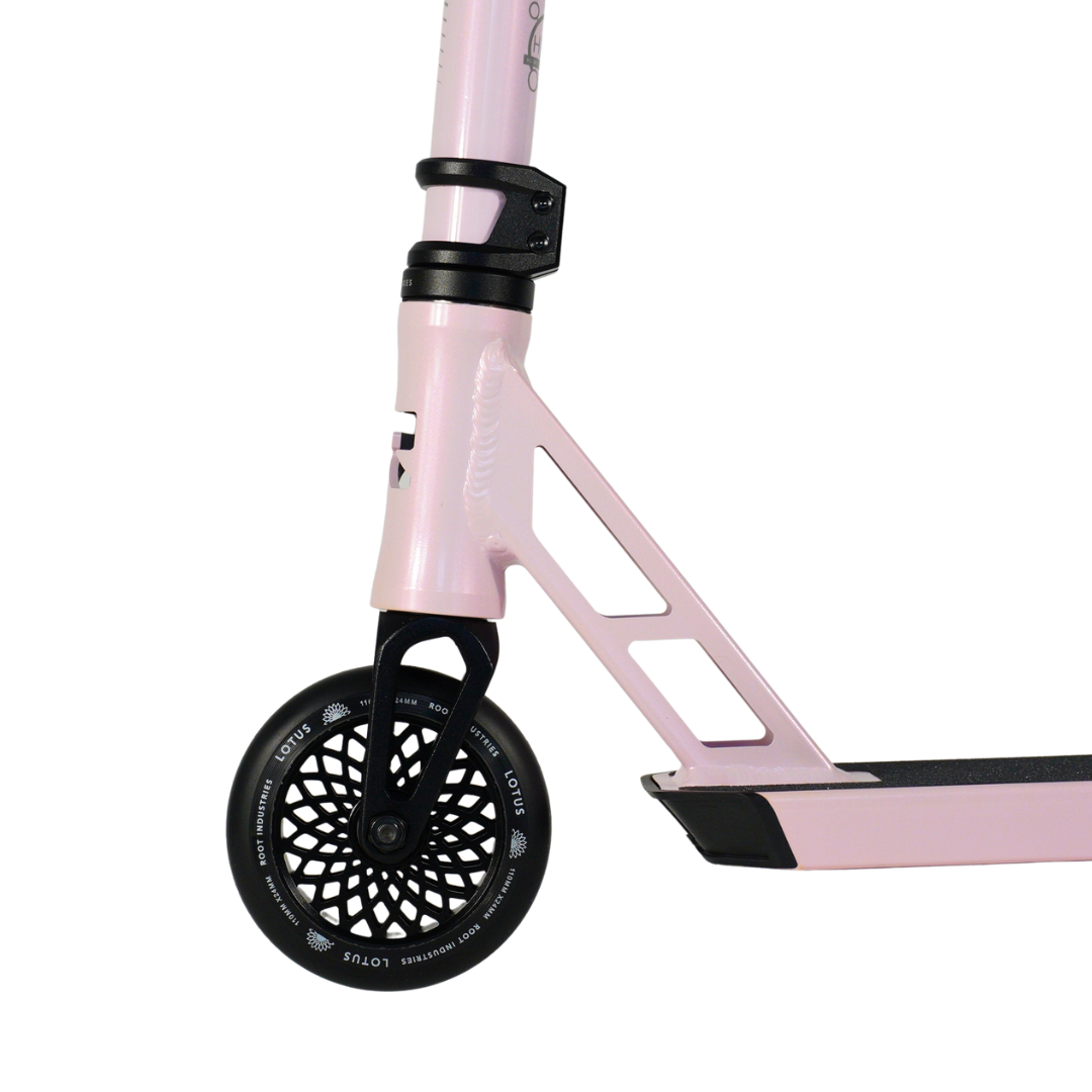 Root Industries Type R GT Complete - Pearl - front wheel detail